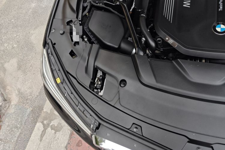 Used BMW 7 Series 2017 740Li xDrive Luxury Edition Engine Bay Right