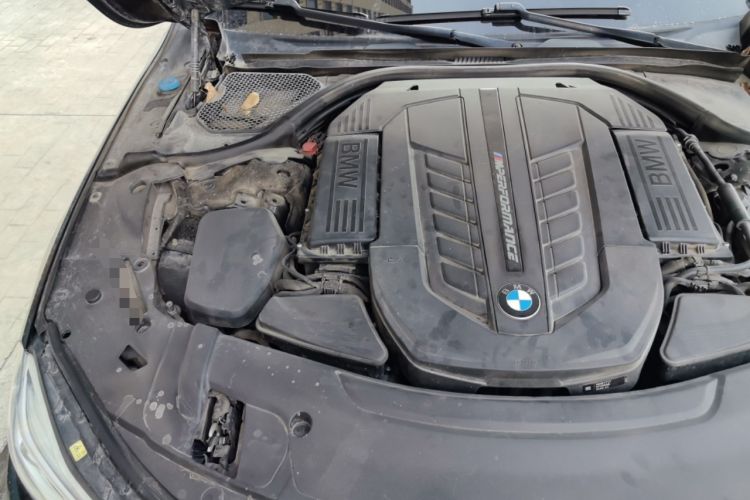 Used BMW 7 Series 2017 M760Li xDrive Engine Bay Right