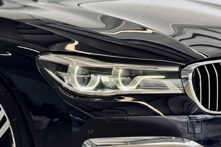 Used BMW 7 Series 2017 730Li Luxury Model Exterior 2