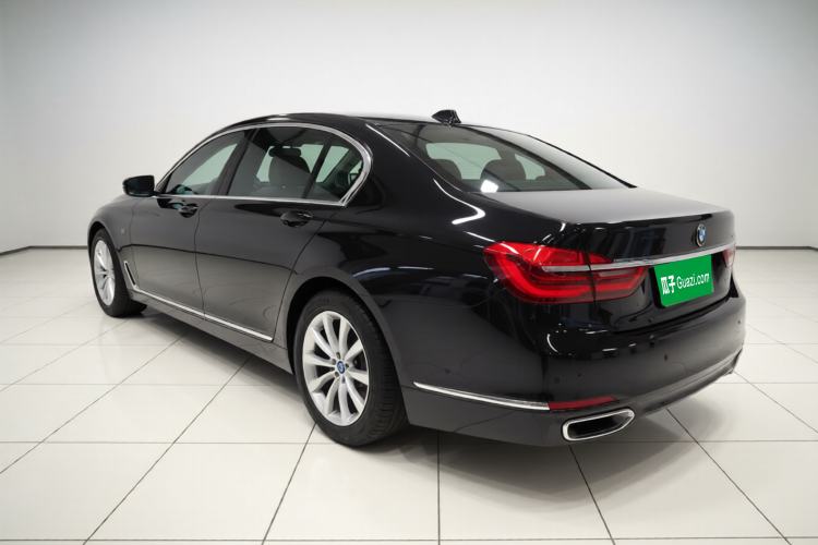 Used BMW 7 Series 2017 730Li Luxury Model Exterior 3