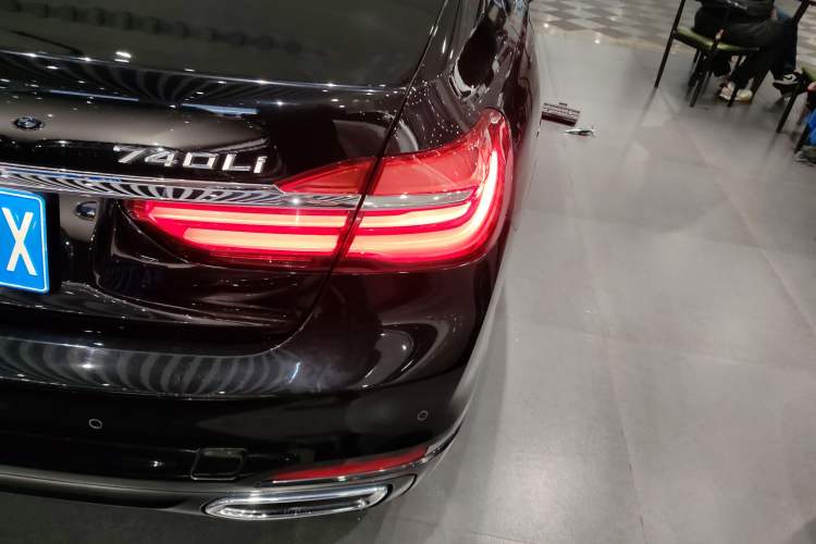 Used BMW 7 Series 2017 730Li Leading Model Exterior 3