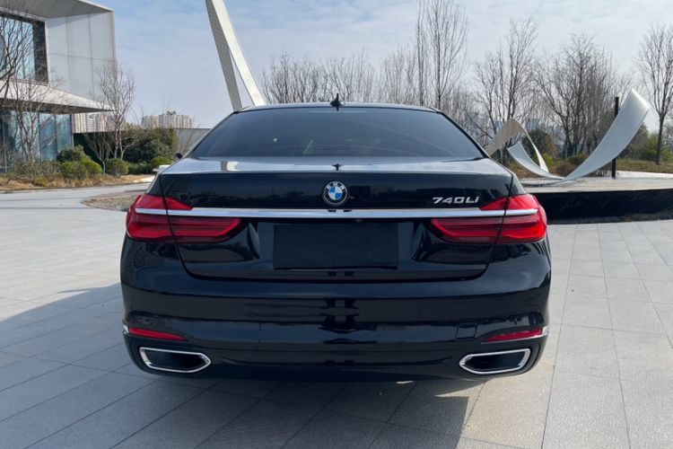 Used BMW 7 Series 2017 730Li Leading Model Exterior 4