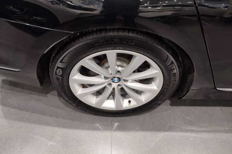 Used BMW 7 Series 2017 730Li Leading Model Exterior 5