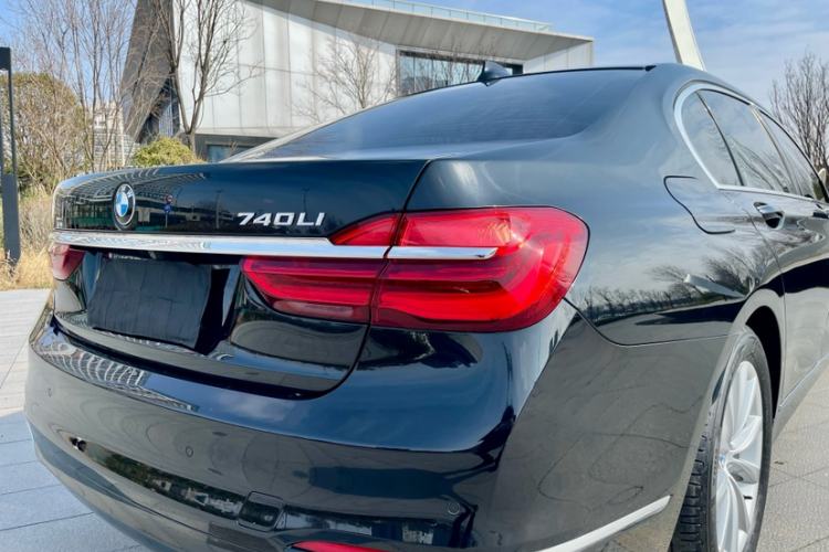 Used BMW 7 Series 2017 730Li Leading Model Exterior 6