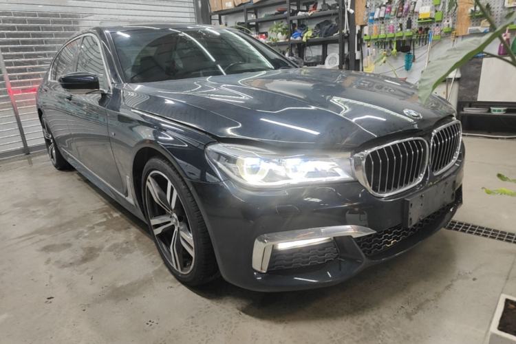 Used BMW 7 Series 2017 730Li Luxury Model Front Right 45 Deg