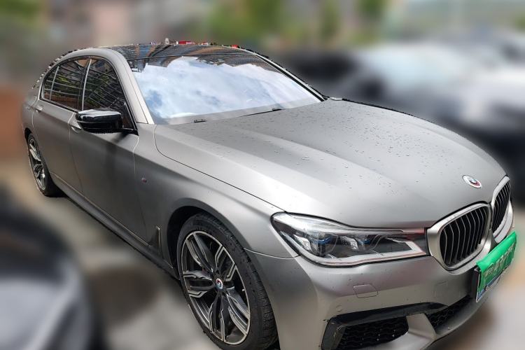 Used BMW 7 Series 2017 M760Li xDrive Front Right 45 Deg