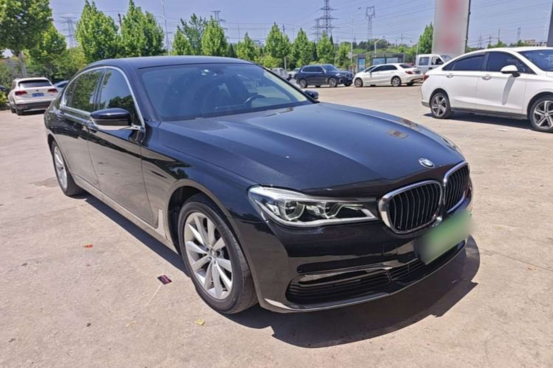Used BMW 7 Series 2017 730Li Luxury Model Front Right 45 Deg