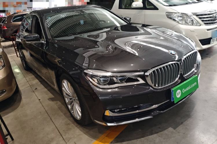 Used BMW 7 Series 2017 740Li xDrive Luxury Edition Front Right 45 Deg