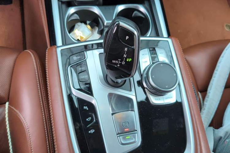 Used BMW 7 Series 2017 740Li xDrive Luxury Edition Gear Lever