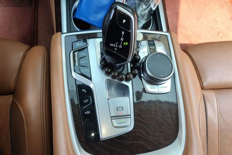 Used BMW 7 Series 2017 740Li xDrive Luxury Edition Gear Lever