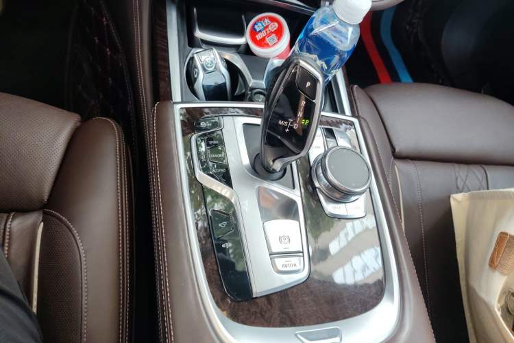Used BMW 7 Series 2017 740Li xDrive Luxury Edition Gear Lever