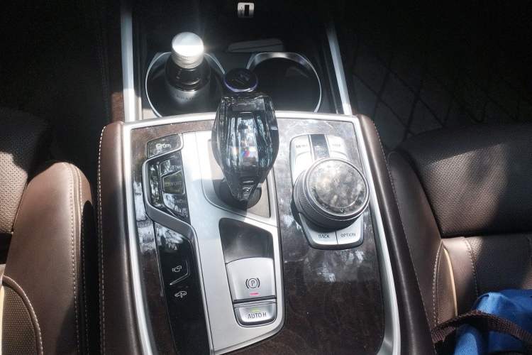 Used BMW 7 Series 2017 740Li xDrive Luxury Edition Gear Lever