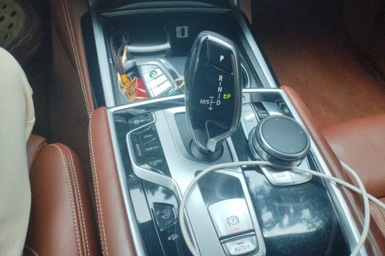 Used BMW 7 Series 2017 750Li xDrive Personalized Custom Edition Four-Seater Gear Lever
