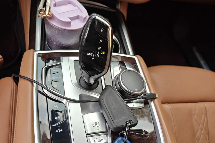 Used BMW 7 Series 2017 740Li xDrive Luxury Edition Gear Lever
