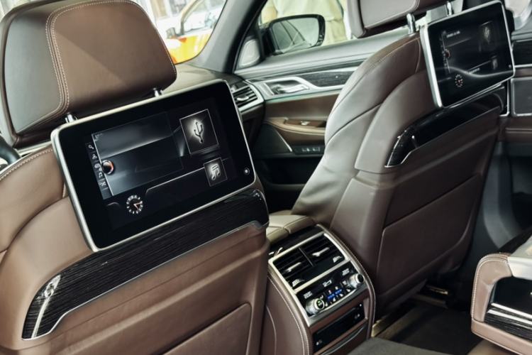 Used BMW 7 Series 2017 730Li Luxury Model Interior 14