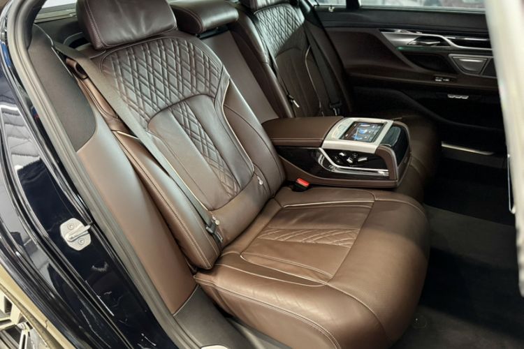 Used BMW 7 Series 2017 730Li Luxury Model Interior 15