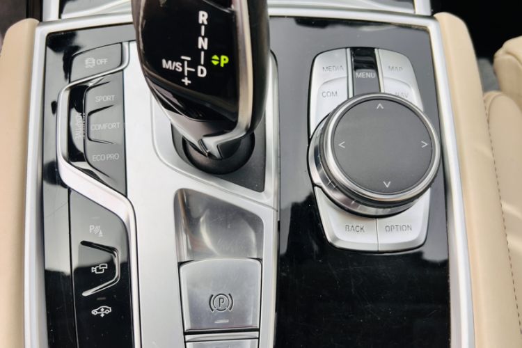 Used BMW 7 Series 2017 740Li xDrive Luxury Edition Interior 3