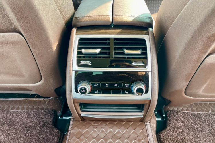 Used BMW 7 Series 2017 730Li Leading Model Interior 4