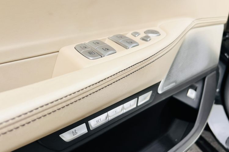 Used BMW 7 Series 2017 740Li xDrive Luxury Edition Interior 4