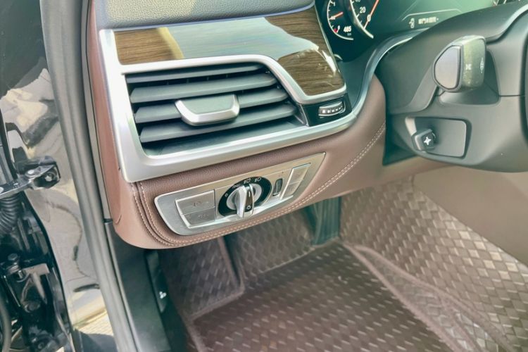 Used BMW 7 Series 2017 730Li Leading Model Interior 8
