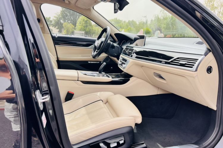 Used BMW 7 Series 2017 740Li xDrive Luxury Edition Interior 8