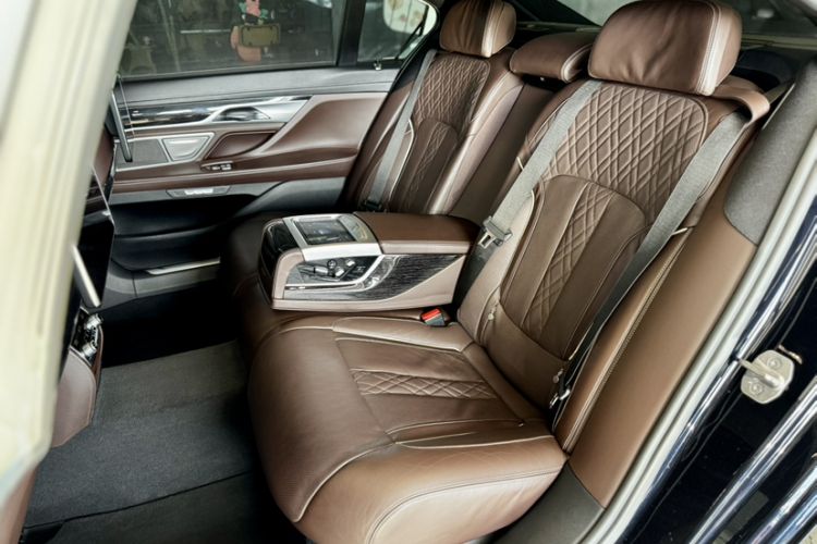Used BMW 7 Series 2017 730Li Luxury Model Interior 9