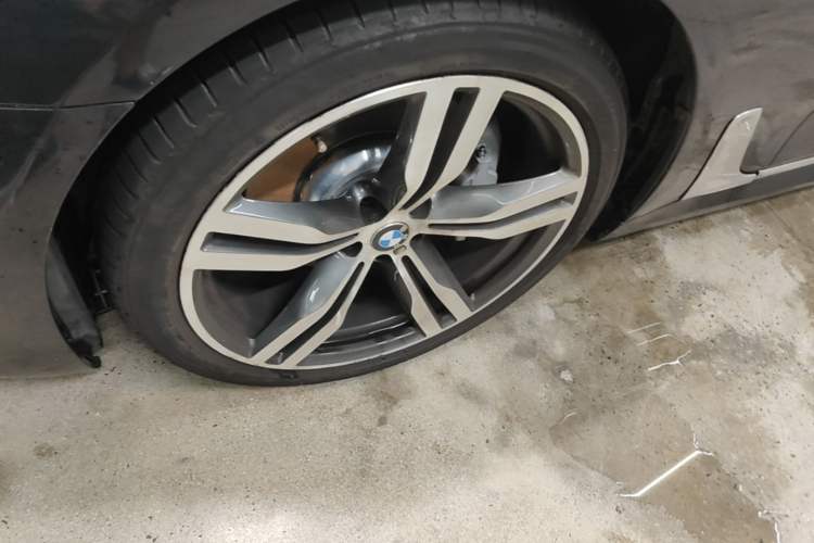Used BMW 7 Series 2017 730Li Luxury Model Left Front Wheel Hub