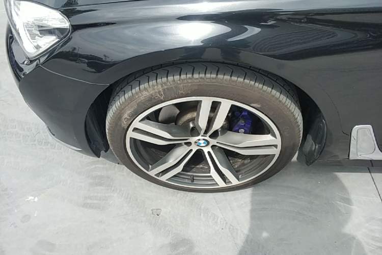 Used BMW 7 Series 2017 730Li Leading Model Left Front Wheel Hub