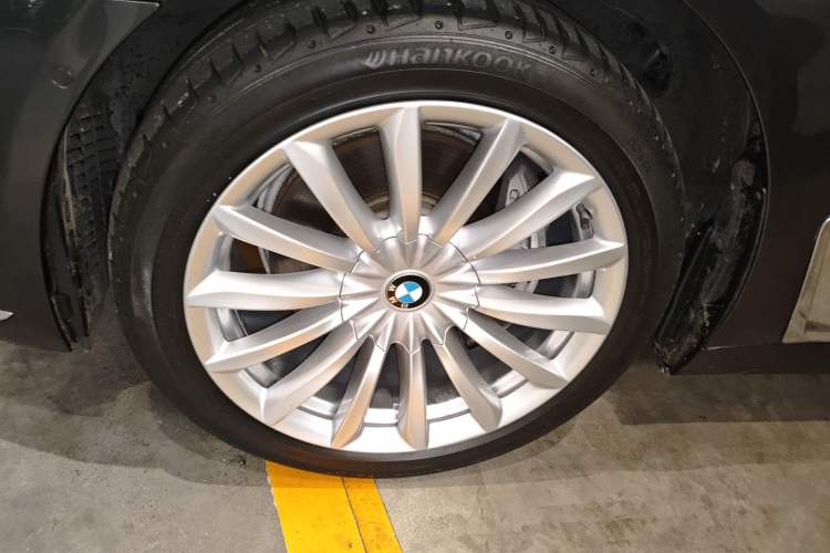Used BMW 7 Series 2017 740Li xDrive Luxury Edition Left Front Wheel Hub