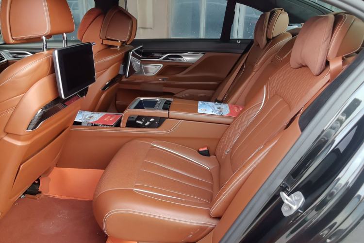 Used BMW 7 Series 2017 M760Li xDrive Left Rear Seat