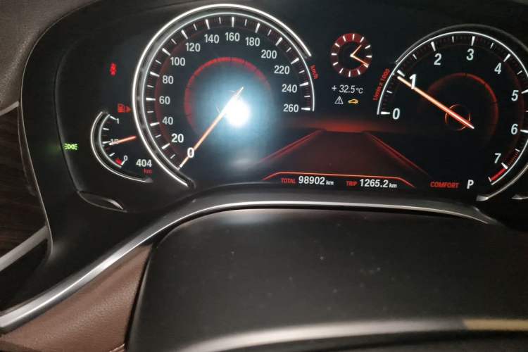 Used BMW 7 Series 2017 730Li Leading Model Odometer Close Up