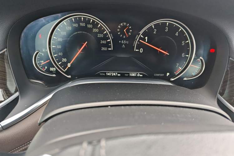 Used BMW 7 Series 2017 730Li Leading Model Odometer Close Up