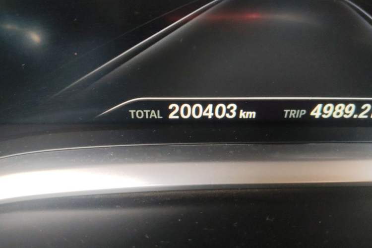 Used BMW 7 Series 2017 730Li Leading Model Odometer Close Up