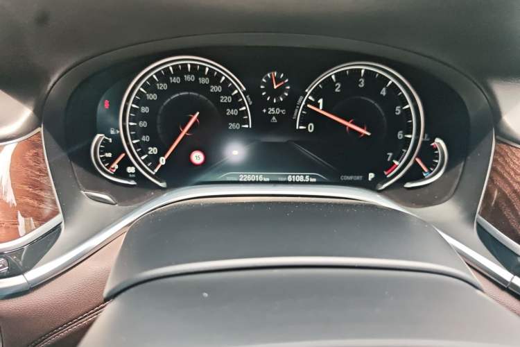 Used BMW 7 Series 2017 740Li xDrive Luxury Edition Odometer Close Up