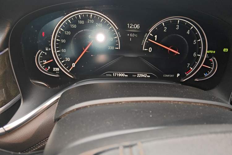 Used BMW 7 Series 2017 740Li Luxury Edition Odometer Close Up