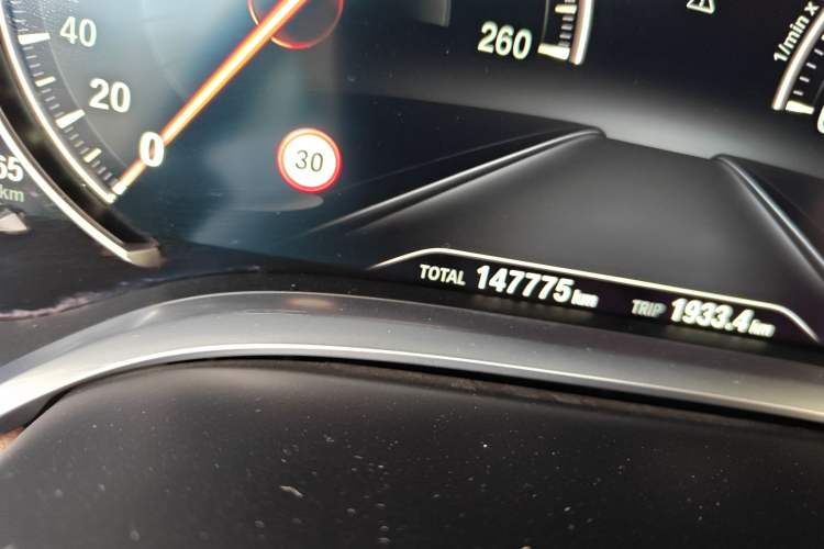 Used BMW 7 Series 2017 740Li xDrive Luxury Edition Odometer Close Up