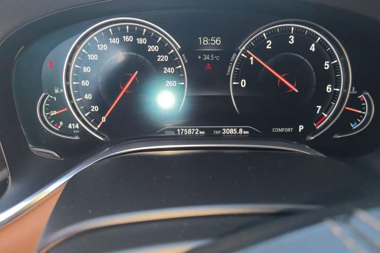 Used BMW 7 Series 2017 730Li Leading Model Odometer Close Up