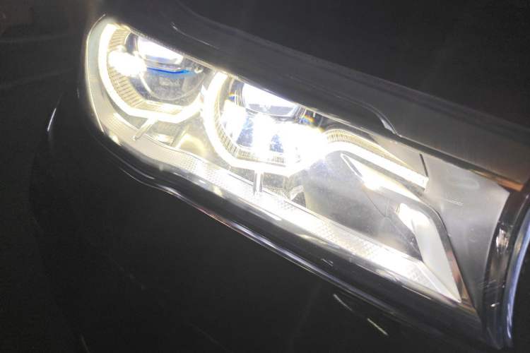 Used BMW 7 Series 2017 740Li xDrive Personalized Custom Edition Right Front Headlight