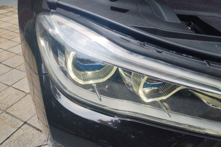 Used BMW 7 Series 2017 750Li xDrive Personalized Custom Edition Four-Seater Right Front Headlight