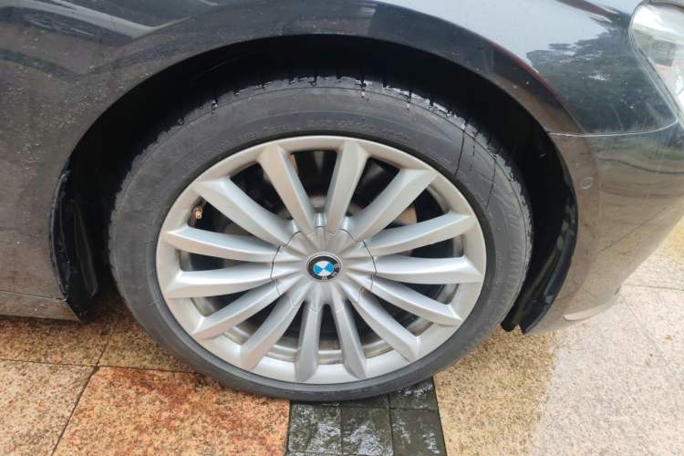 Used BMW 7 Series 2017 730Li Luxury Model Right Front Wheel Hub