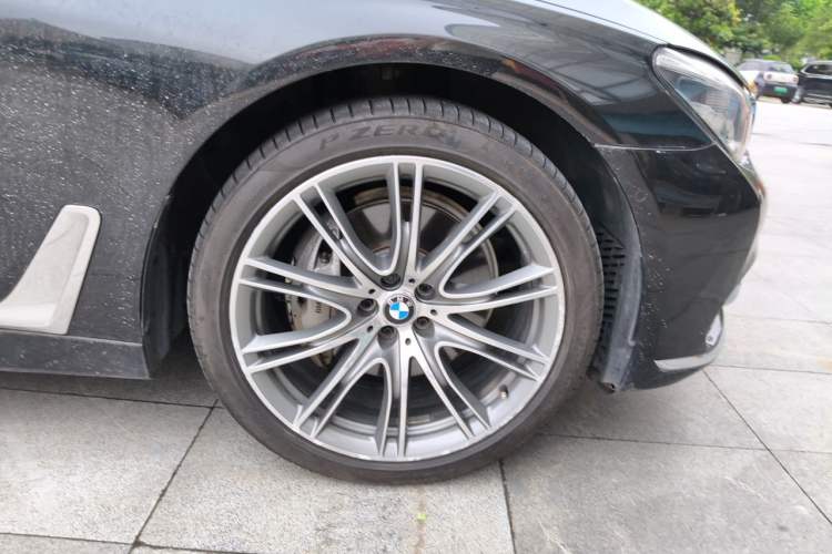 Used BMW 7 Series 2017 740Li xDrive Luxury Edition Right Front Wheel Hub