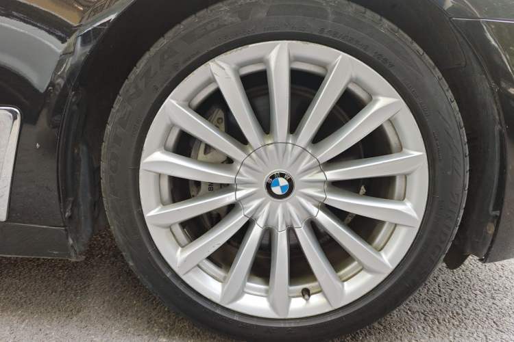 Used BMW 7 Series 2017 740Li Luxury Edition Right Front Wheel Hub