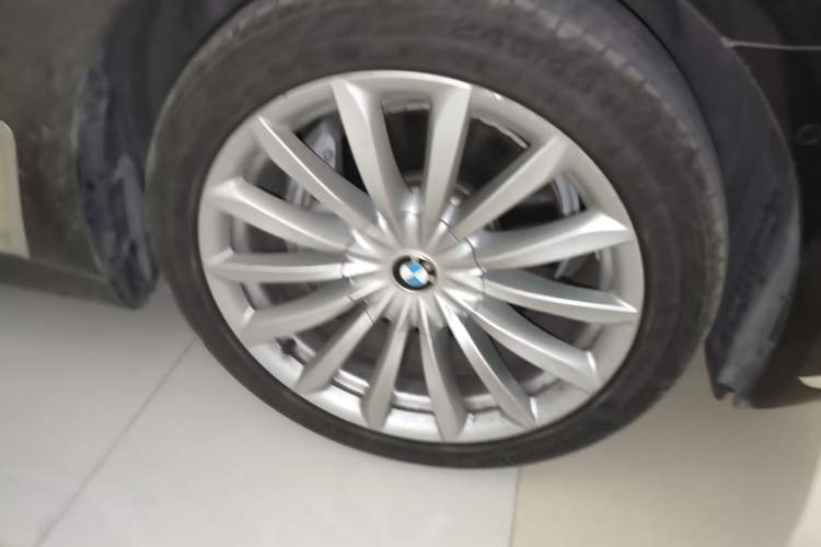 Used BMW 7 Series 2017 740Li xDrive Luxury Edition Right Front Wheel Hub