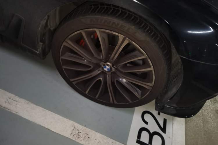 Used BMW 7 Series 2017 730Li Leading Model Right Front Wheel Hub