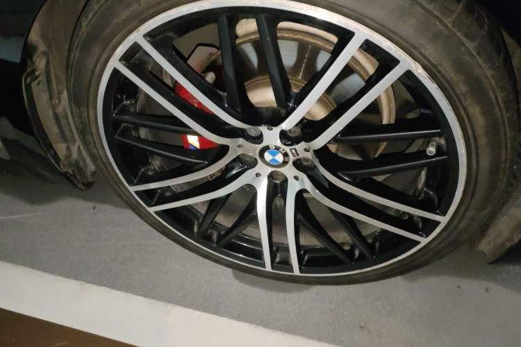 Used BMW 7 Series 2017 730Li Leading Model Right Front Wheel Hub