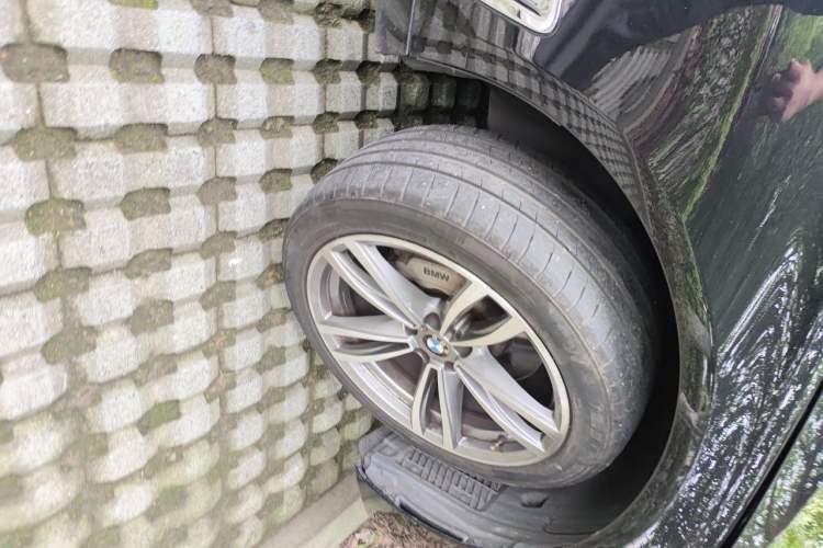 Used BMW 7 Series 2017 730Li Leading Model Right Front Wheel Hub