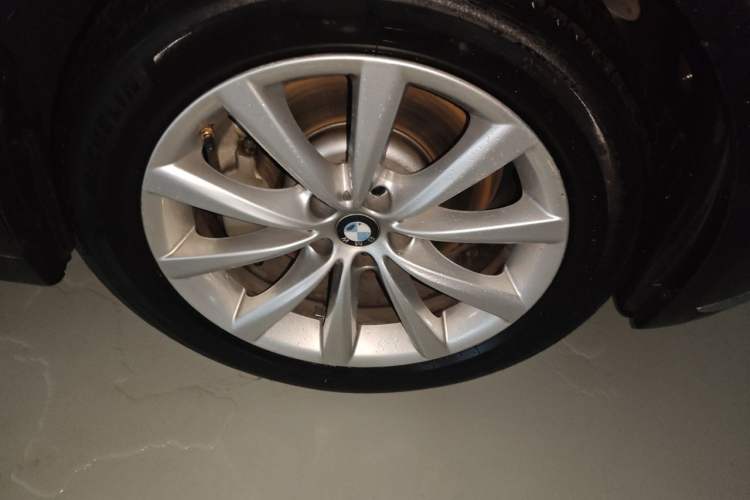 Used BMW 7 Series 2017 730Li Leading Model Right Front Wheel Hub