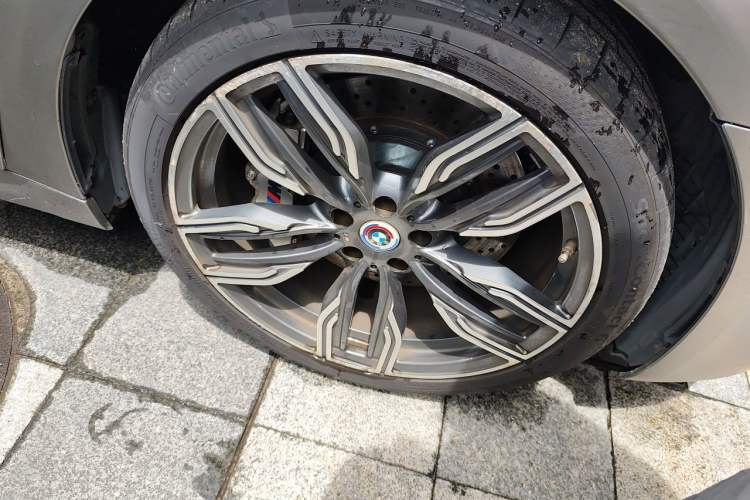 Used BMW 7 Series 2017 M760Li xDrive Right Front Wheel Hub