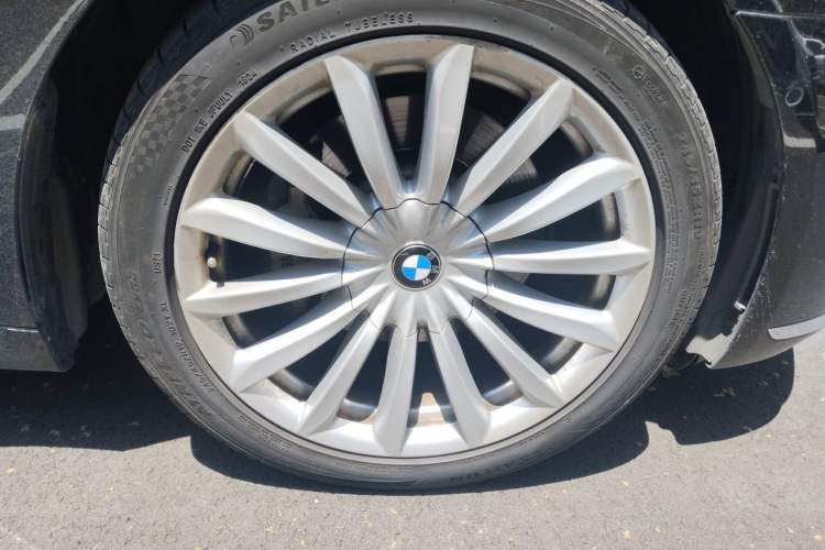 Used BMW 7 Series 2017 730Li Leading Model Right Front Wheel Hub
