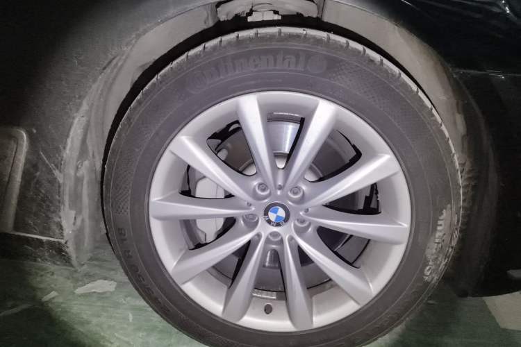Used BMW 7 Series 2017 730Li Leading Model Right Front Wheel Hub